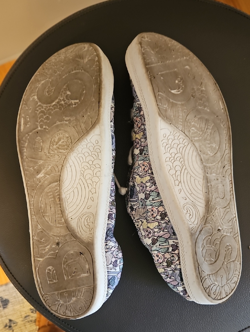Cat Lovers Sneakers! - Picture 5 of 5